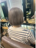 ホワイトグレージュ コンマヘア くすみブルー ダークアッシュ