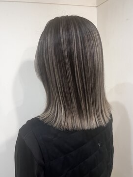 ドライブ(drive) バレイヤージュ ホワイトベージュ ベージュ系 ハイライト