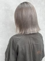 ルノン シェリー(LUNON cheliy) ミルクティーグレージュ/ブリーチ/トリプルカラー/ボブ
