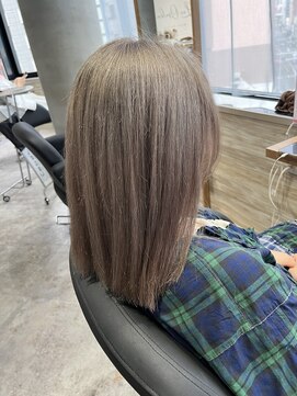 リーオオサカ(Lee Osaka) ホワイトベージュ×東芽生