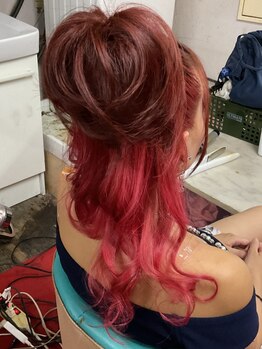 綾音堂の写真/≪透明感×個性をカラーで表現≫ハイライト/ローライト/ビビットなカラーを組み合わせてスタイルをご提案！