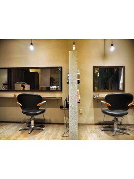 あなたの悩みを汲み取る丁寧なカウンセリングで、安心して相談できるプライベートな空間を提供します。