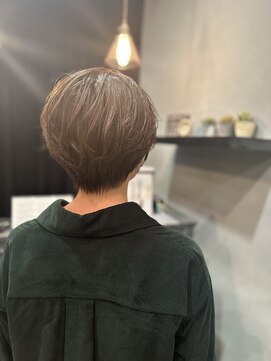 ガネーシャ(ganesya) パーマ風ショートヘア