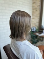 アトリエナガノ(atelier nagano)&nbsp;ニュアンスカラー/センターパート/ツヤ髪スタイル/ブルージュ