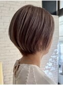 切りっぱなしミニボブショートレイヤー前下がりイルミナ前髪なし