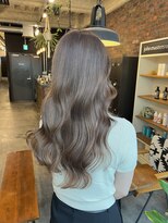 リノ 金山(Rino)&nbsp;デザインカラー/レイヤーカット/ウェットヘア/オリーブベージュ