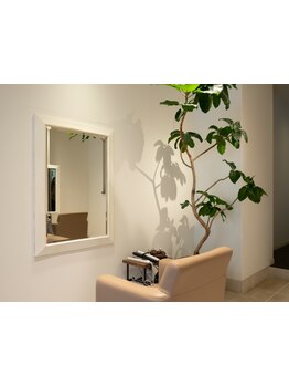 【JR芦屋駅徒歩4分】人目を気にせずゆったり過ごせる隠れ家サロン。落ち着いた空間で、理想のスタイルに。