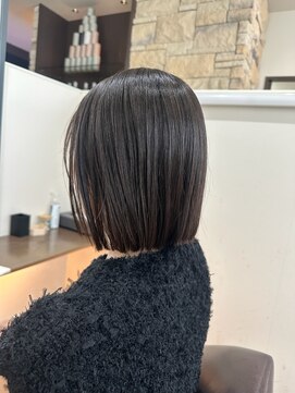 アスール(AZUL) 切りっぱなしの王道ボブ