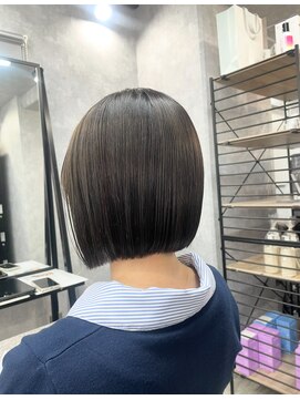 イデアル(Ideal) ボブ/ミニボブ/切りっぱなしボブ/外ハネ/外ハネボブ/前下がり