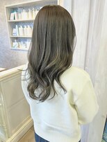 キャアリー(Caary) 福山Caary春夏オリーブベージュ波巻きロングヘアイルミナカラー