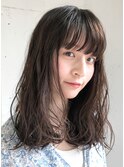 学生限定　ゆるめでタップリめのミディアムのパーマ