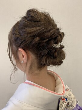 ハナ ビューティーヘアー(hana.) 編み込みゆるアレンジ