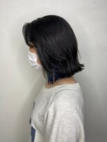 モルニ(MORNI)&nbsp;インナーカラー_マロンベージュ Aラインボブ かきあげ