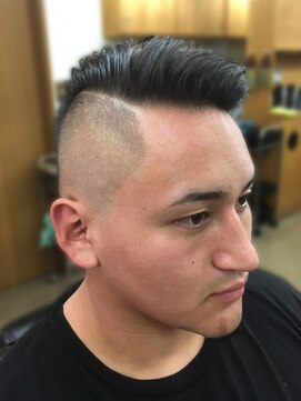 ヘアーコレクション グロース(HAIR COLLECTION Growth) 20代30代40代メンズ刈り上げフェードスタイル爽やかビジネス