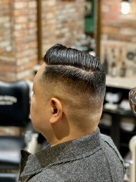 ヒロギンザバーバーショップ 丸の内店(HIRO GINZA BARBER SHOP) サイドパート【東京駅/フェード】