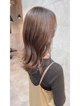 ドゥマン(Demain) グレージュカラー ボブウルフ黒髪ココアベージュ外ハネ愛され