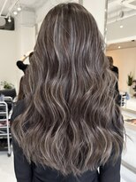 ヨロ 小岩(YOLO)&nbsp;ハイライトカラーミルクティーベージュケアブリーチダブルカラー