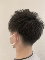 髪質改善　ツーブロック　ショートヘアー