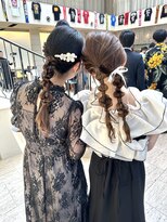 テラス 箕面小野原(Terrace)&nbsp;結婚式のお呼ばれアレンジ～編みおろしスタイル～