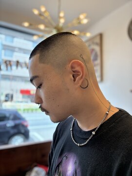 キングコング バーバーショップ バイ アルバレス(KING KONG BARBERSHOP by ALVAREZ) buzzcut/バズカット/メンズ/スキンフェード/小手指/所沢市/入間