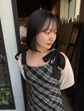 オリ(oli) 透明感カラー×流れる顔周りカット