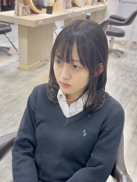 クレア(CREA) くびれレイヤーミディアムボブ