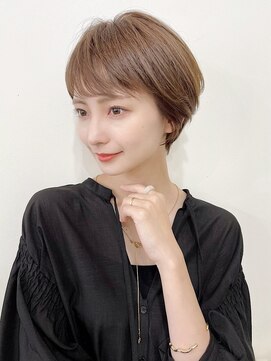 ルカリエ(LUCA:Rie) 丸み美シルエットショート×ミルキーベージュ