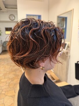 アンジュ ラヴィ(Ange Lavie) オレンジ×刈り上げショート