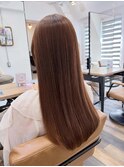 ロングスタイルでオリーブベージュカラー