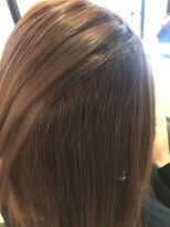 アールサロン アオヤマ(Rr SALON AOYAMA)&nbsp;根元のクセ　before afterあり