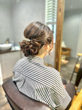 ベルトオブヴィーナス(Belt of venus) カジュアルからパーティーまで☆ツヤっと下めふんわりアップ