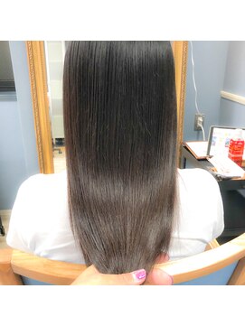 アンフィシュピトロワ(AnFye spi tlow) ［AnFye］艶髪美人なサラサラヘアスタイル