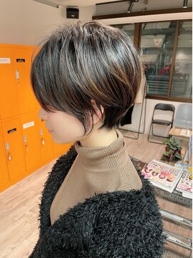 コワファーストナガサキシャンプーボーイ(COIFF1RST NAGASAKI SHAMPOO BOY) 大人可愛い20代30代40代黒髪前下がりショートボブ丸みショート◎