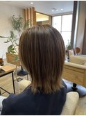 ミディアムボブ丸みハイライトカラー♪