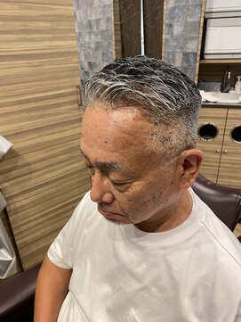 銀座マツナガ 神田店 メンズクロップフォワードアップバングフェード短髪サッパリ