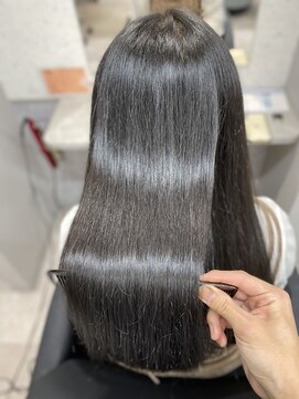 アデプト 北千住店(adept) ★絹髪/艶髪/美髪/髪質改善/縮毛矯正/アッシュカラー【北千住】