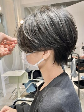 ストレータ バイ マリオ(Strata by mario) ［横山］黒髪ハンサムショート