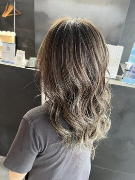 リンダイーロ(Linda Hiro) 【札幌円山】イルミナカラー/ハイライト/グレージュ/デザイン
