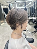 大人かわいい小顔ショートショートヘア30代40代50代白髪ぼかし