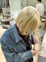 ブロンドカラーホワイトブロンド抜きっぱなしブリーチハイトーン