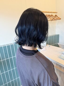 セルン(cerne) ネイビーカラー