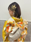 チェリーブラウンボブスタイルでも華やかに、金の髪飾りで格上げ