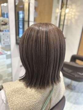 フィラージュ サロンドウィズ(filage SALON DE WITH) アンブレラカラー×切りっぱなしボブ