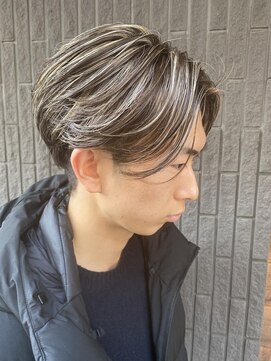 リーナ ビューティガーデン(LiNA BeautyGarden) ツーブロック ×マッシュショート×ハイライト