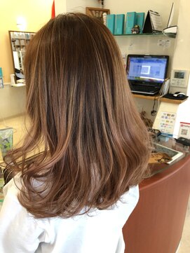 ビーボーン(Be Born) イルミナカラー