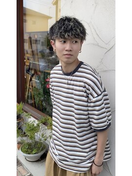 ヘアースペース サイ(Hair Space SAI) 波巻きツイスパ×ハイライト