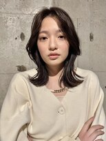くびれヘア前髪なしレイヤーカット外ハネミディ