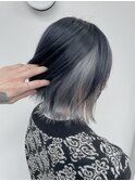 ホワイトグレージュインナーシルバーのモードボブ