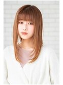ストレートロングスタイル　レイヤー　バング