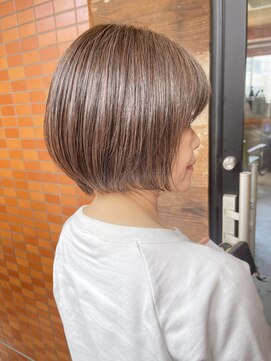 コモレビ(komorebi) 【嶋崎翔】脱白髪染めカラー×ショートボブ